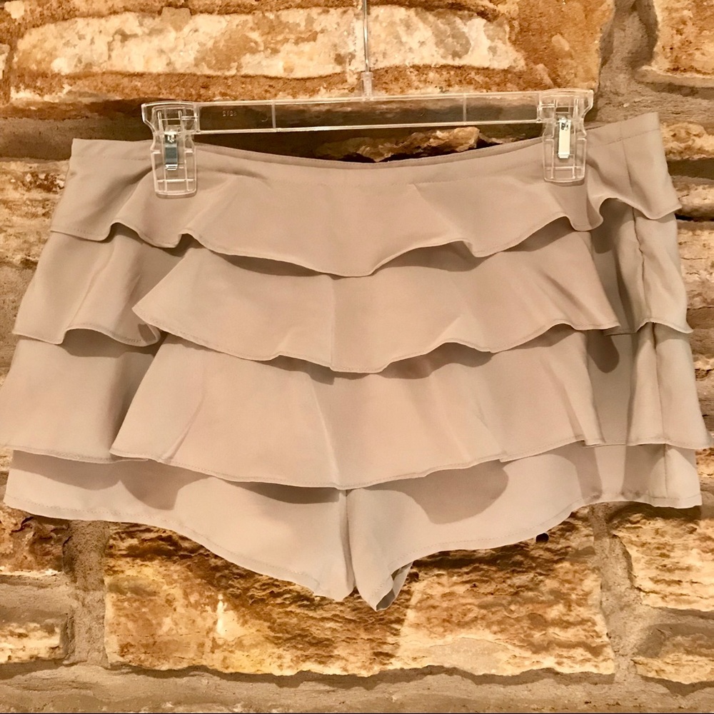 Ruffle Shorts - Picture 4 of 8